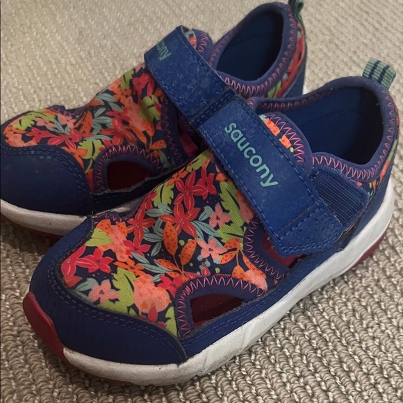 Saucony Kids Floral Multicolor Sandals - Picture 4 of 7